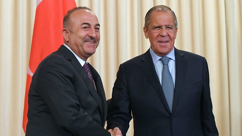 Лавров и Чавушоглу обсудили конституционную комиссию Сирии