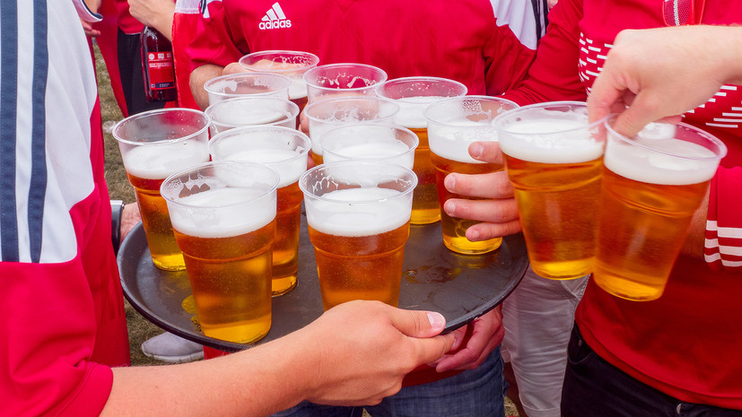«Поможет привлечь дополнительные средства»: в Госдуму внесён законопроект о продаже пива на стадионах