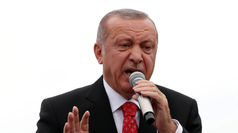Советник Эрдогана опроверг сообщения о смерти турецкого лидера