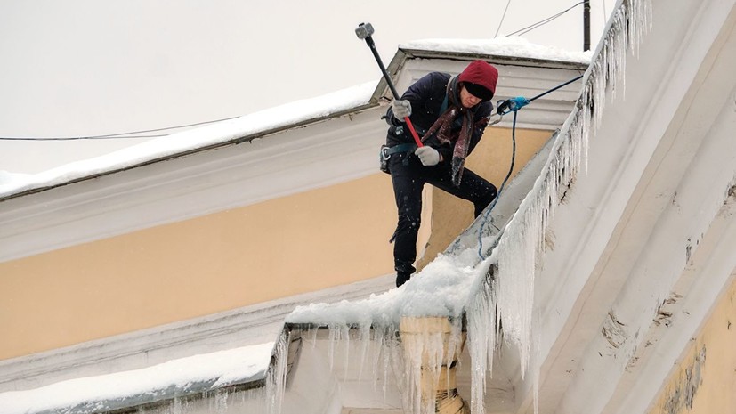 В Петербурге проверили ход работ по подготовке крыш к зиме
