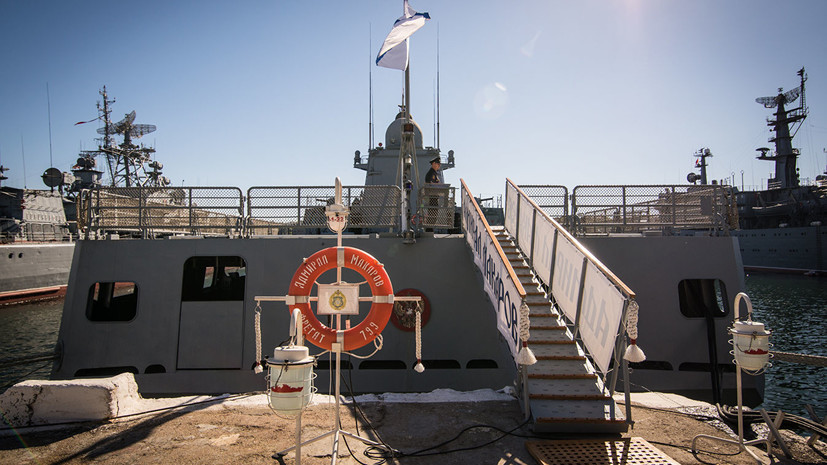 Корабли ЧФ завершили формирование парадного строя в преддверии Дня ВМФ
