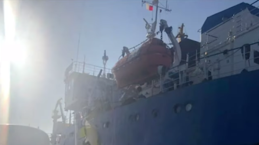 Экипаж задержанного на Украине танкера пересёк границу с Молдавией