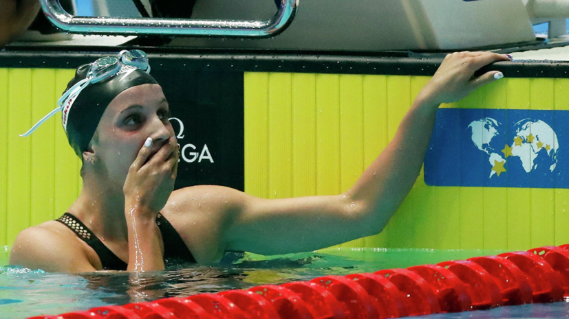 Американка Смит установила мировой рекорд в заплыве на 200 м на спине на ЧМ