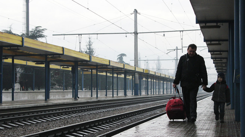 Зеленского попросили вернуть возможность ездить на поезде в Крым