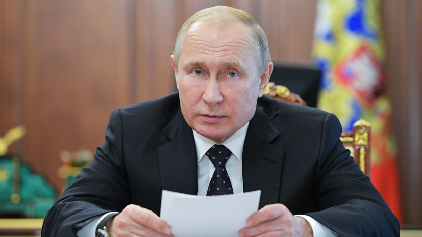 В Кремле заявили о подготовке визита Путина во Францию в августе
