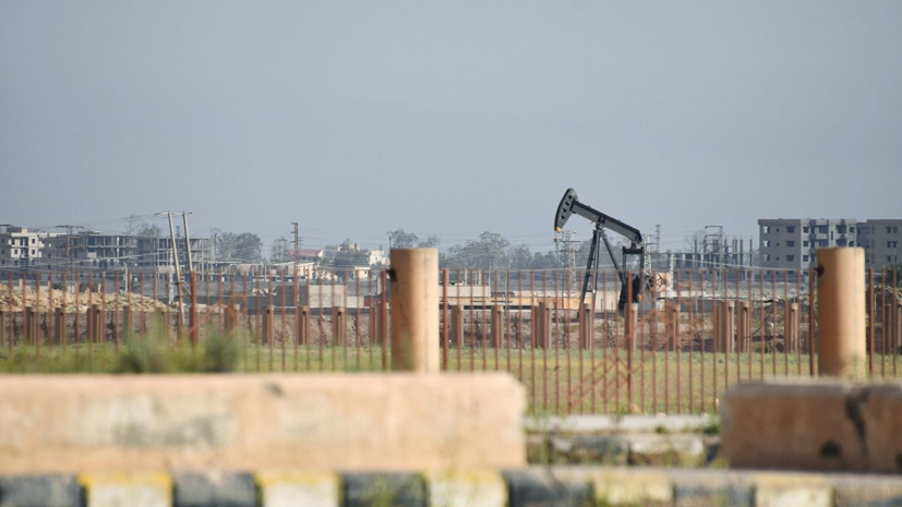 Генштаб заявил о разграблении США нефтяных объектов в Сирии