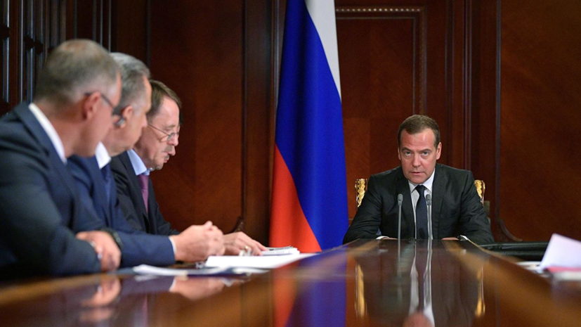 Медведев допустил ухудшение ситуации с пожарами в Сибири