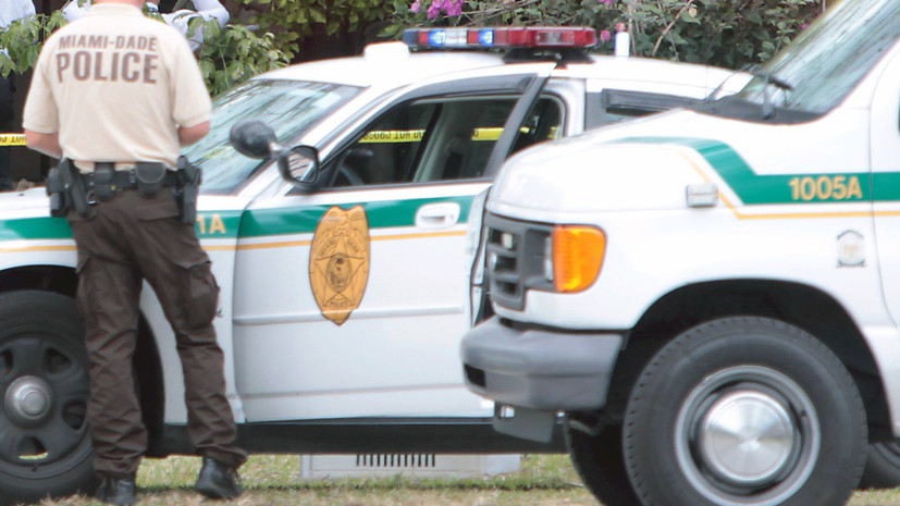 Полиция Майами ищет открывшего стрельбу у синагоги