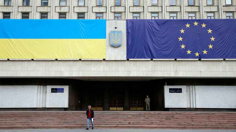 Политолог оценил заявление оппозиции Украины о курсе в НАТО и ЕС
