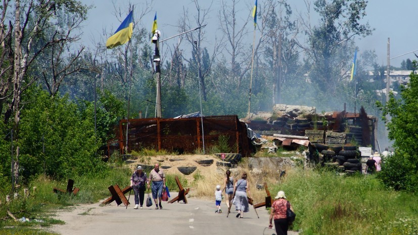 Прилегающие к мосту территории в Станице Луганской разминируют