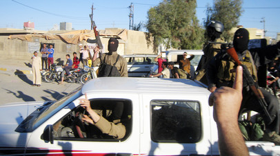 Боевики «Аль-Каиды» на улицах Фаллуджи