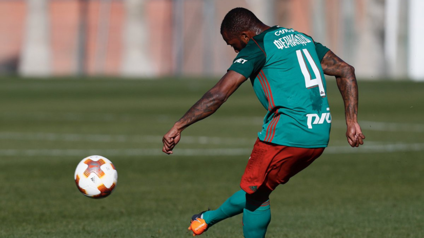 Агент Фернандеша заявил, что футболист не будет подписывать контракт с «Локомотивом»