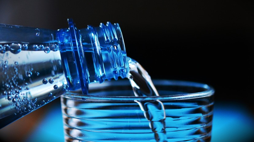 В аэропорту Сан-Франциско запретят продажу воды в пластиковых бутылках