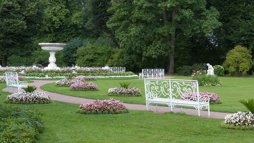 В Петербурге предложили узаконить клумбы и фонтаны в парках