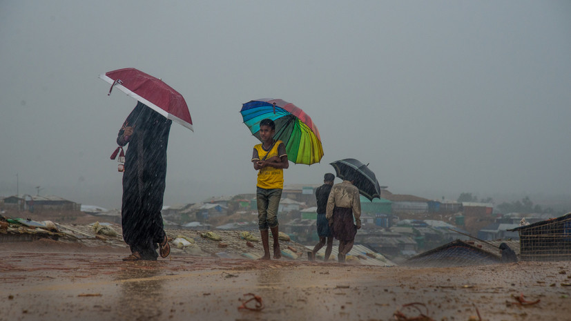 В результате схода оползня в Мьянме погибли 15 человек