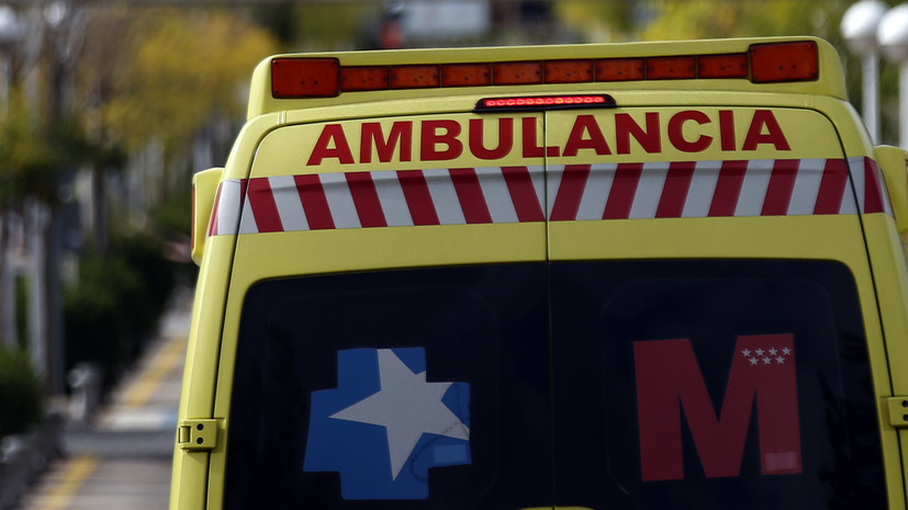 В Испании в террасу бара врезался автомобиль