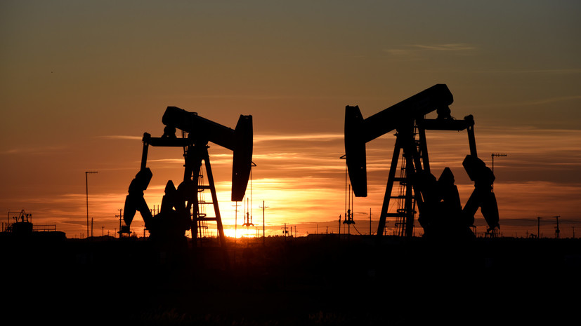 Мировые цены на нефть вновь снижаются в ходе торгов