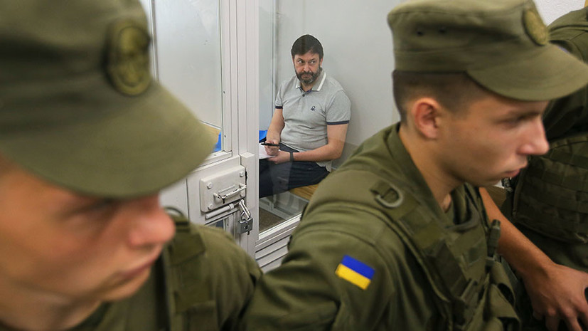 Перенесли на неделю: суд в Киеве не стал рассматривать апелляцию защиты Вышинского