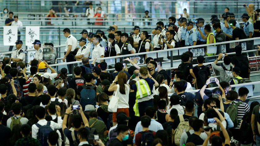 В ЕС призвали к сдержанности в Гонконге