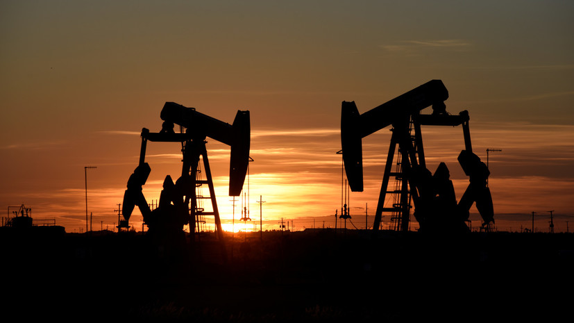 Цена на нефть WTI в ходе торгов упала ниже $55