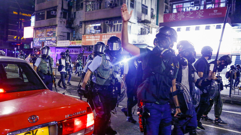 Париж рекомендовал протестующим и властям Гонконга возобновить диалог