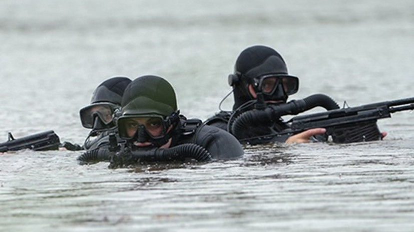 Боевые пловцы ЧФ провели подводные стрельбы из специального оружия