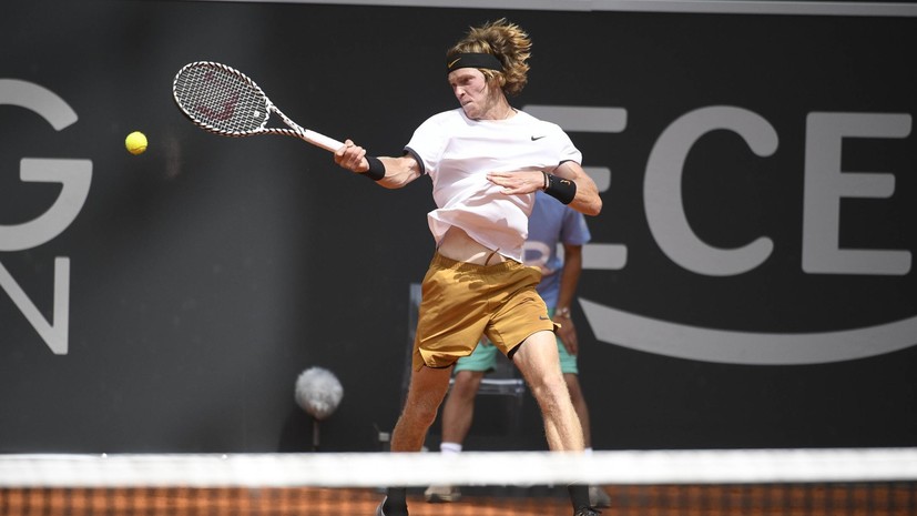 Теннисист Рублёв: надеюсь, однажды трибуны будут поддерживать меня так, как Федерера