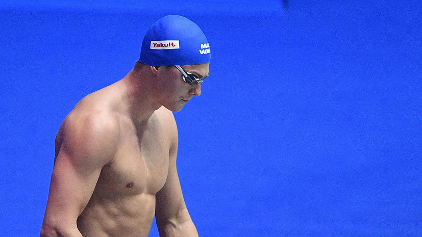 Морозов выиграл второе золото за день на этапе КМ по плаванию в Сингапуре