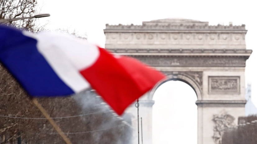 Французский депутат призвал взять курс на отмену санкций против России
