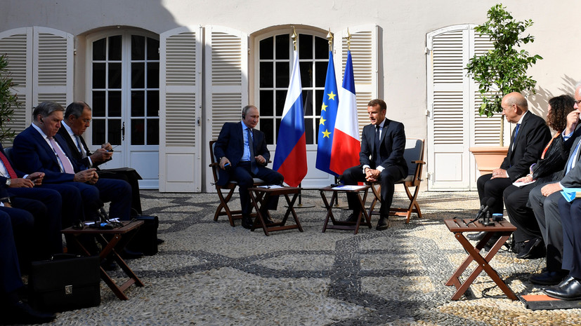 Макрон рассказал о вкладе Франции в возвращение России в СЕ