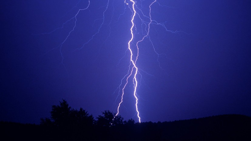 Спасатели предупредили о грозах с усилением ветра до 15 м/с в Карелии