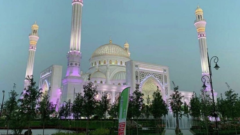 В чеченском Шали открылась крупнейшая в Европе мечеть