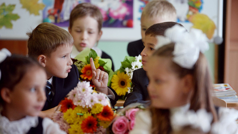 Школы Петербурга примут более 60 тысяч первоклассников