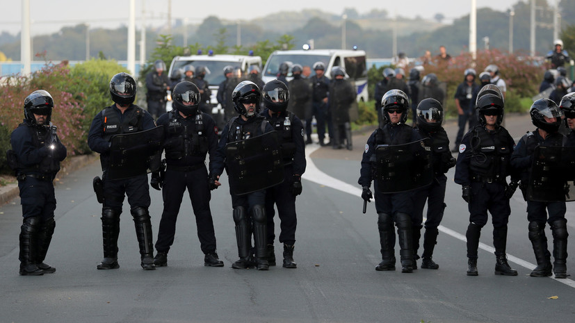 Полиция применила слезоточивый газ против противников саммита G7