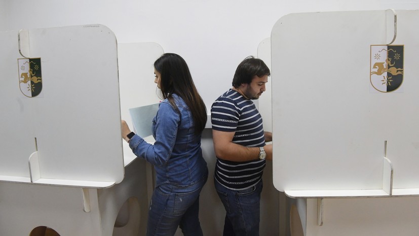 Хаджимба и Квициния вышли во второй тур выборов президента Абхазии