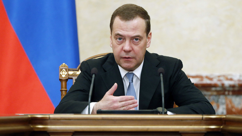 Медведев отметил качество и надёжность авиационной продукции России