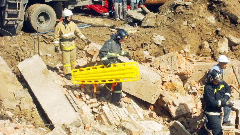 В Новосибирске из-под завалов обрушившегося дома извлечён один рабочий