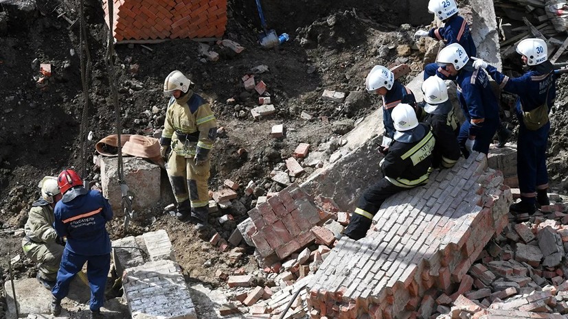 Найдены места вероятного нахождения людей под завалами в Новосибирске