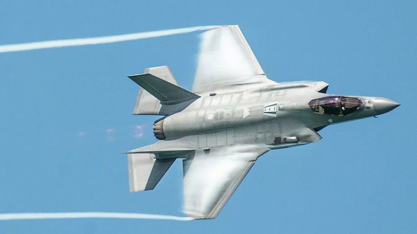 Болтон обвинил Китай в краже технологий истребителей F-35