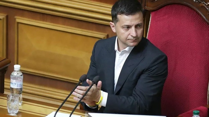Зеленский внёс в Раду законопроект о сокращении числа депутатов