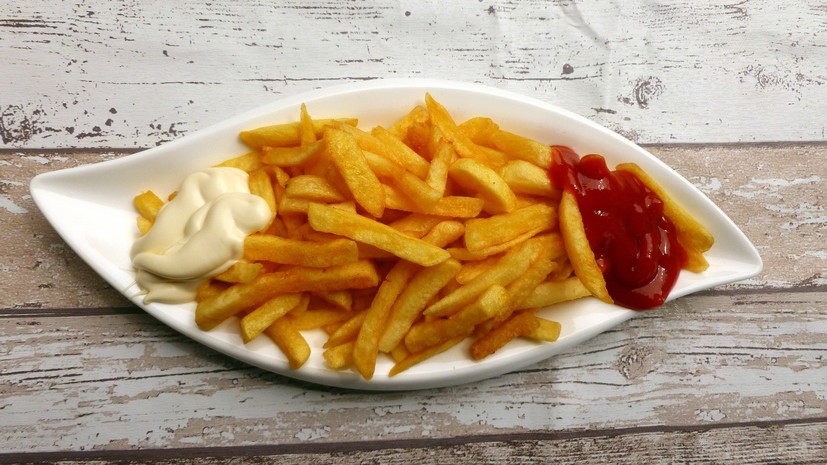 Роскачество предупредило об опасности чипсов и картофеля фри