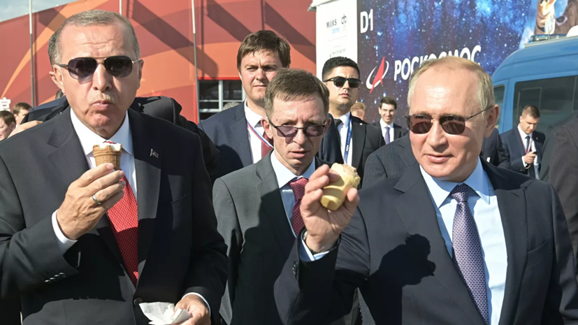 Продавщица мороженого объяснила вторую встречу с Путиным на МАКС