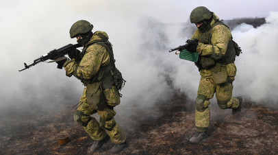 Российские военнослужащие во время учений