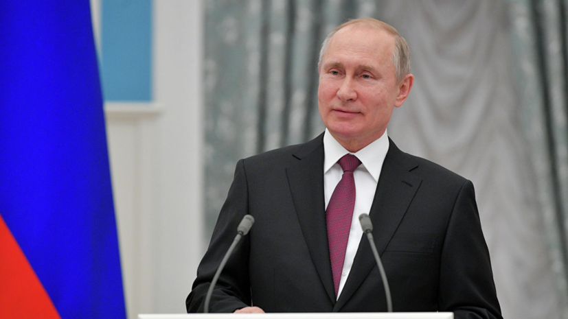 Путин поздравил лидера Узбекистана с Днём независимости