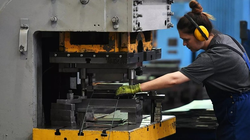 Эксперт оценила данные о доле работающих женщин в России