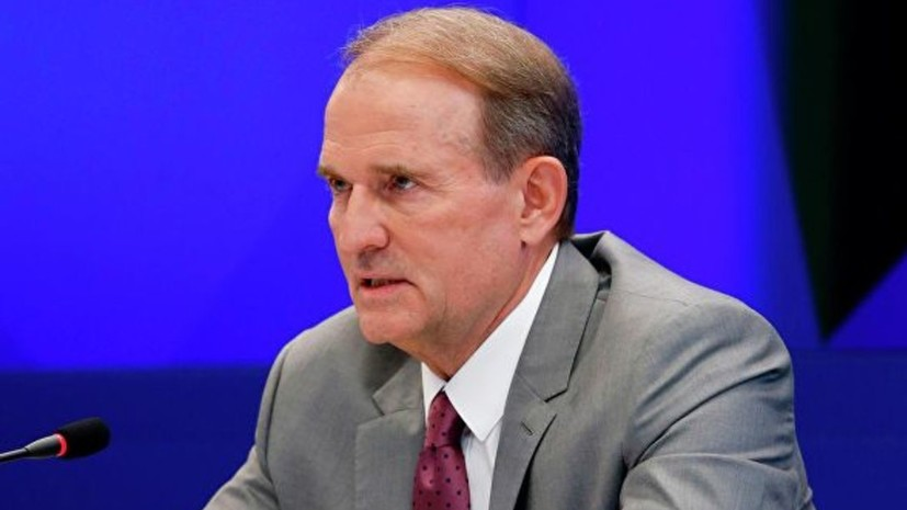 Медведчук предложил уменьшить число депутатов Рады с 450 до 225