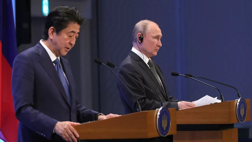 Абэ заявил о безграничных возможностях отношений России и Японии