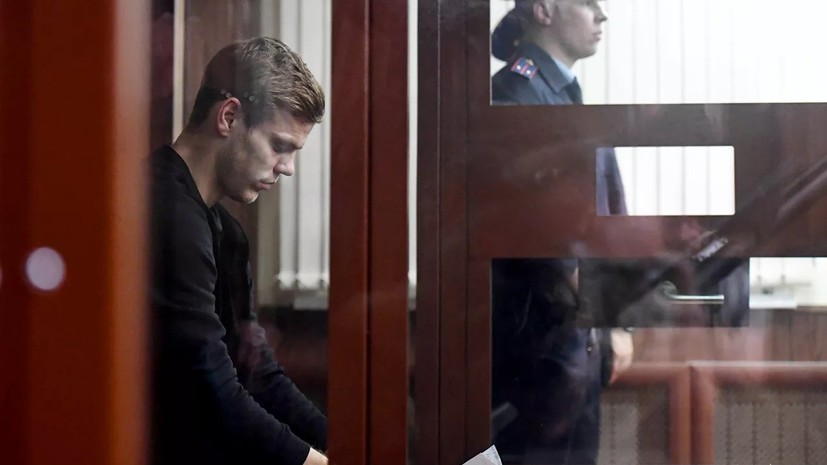 Семак отреагировал на освобождение Кокорина фотографией футболиста с женой