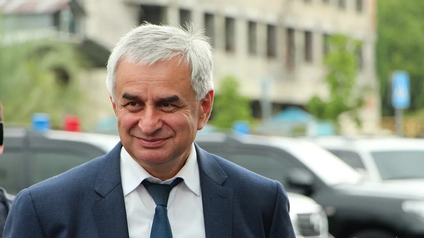 Действующий глава Абхазии Хаджимба побеждает на выборах с 47,38%