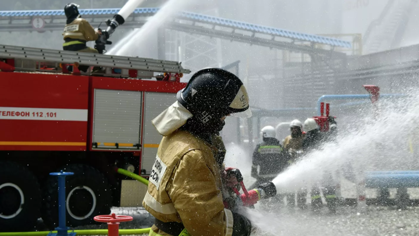 В Краснодаре произошёл пожар на территории склада